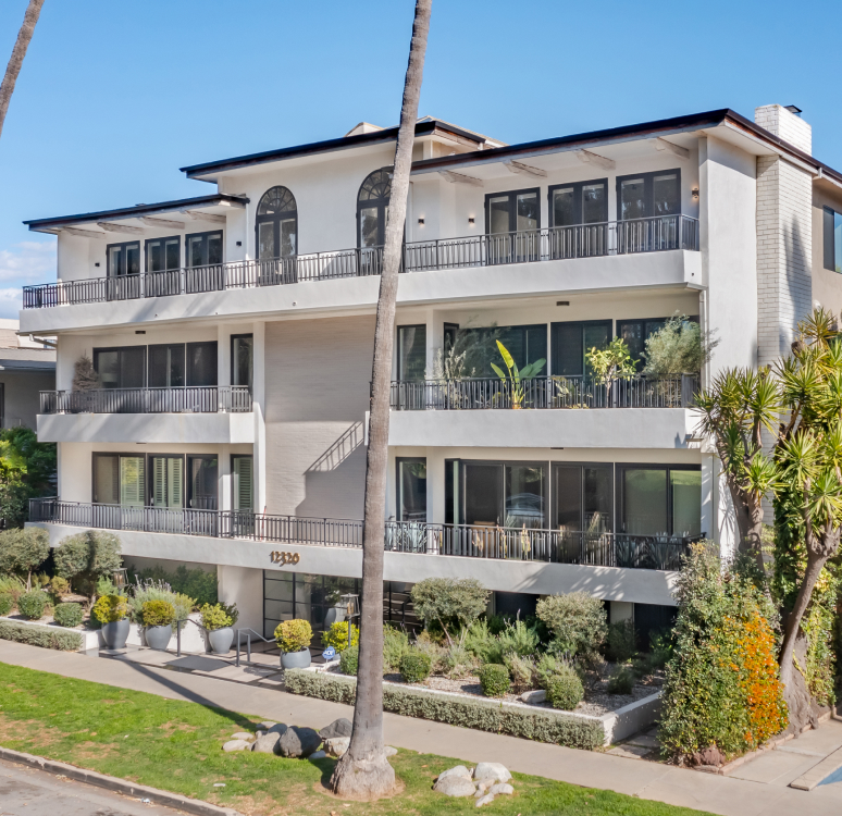 12320 Montana Ave., Los Angeles, CA