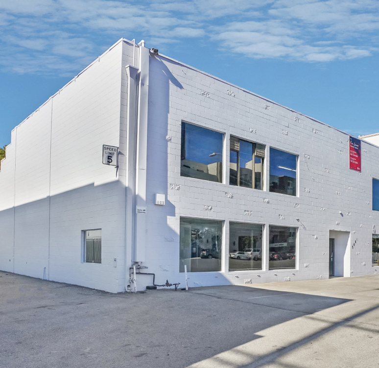 5661 Sepulveda Blvd.